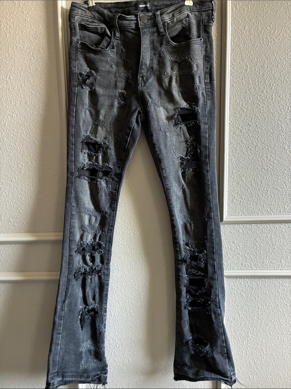 Fashion Nova Men’s Black Distressed Straight Jeans